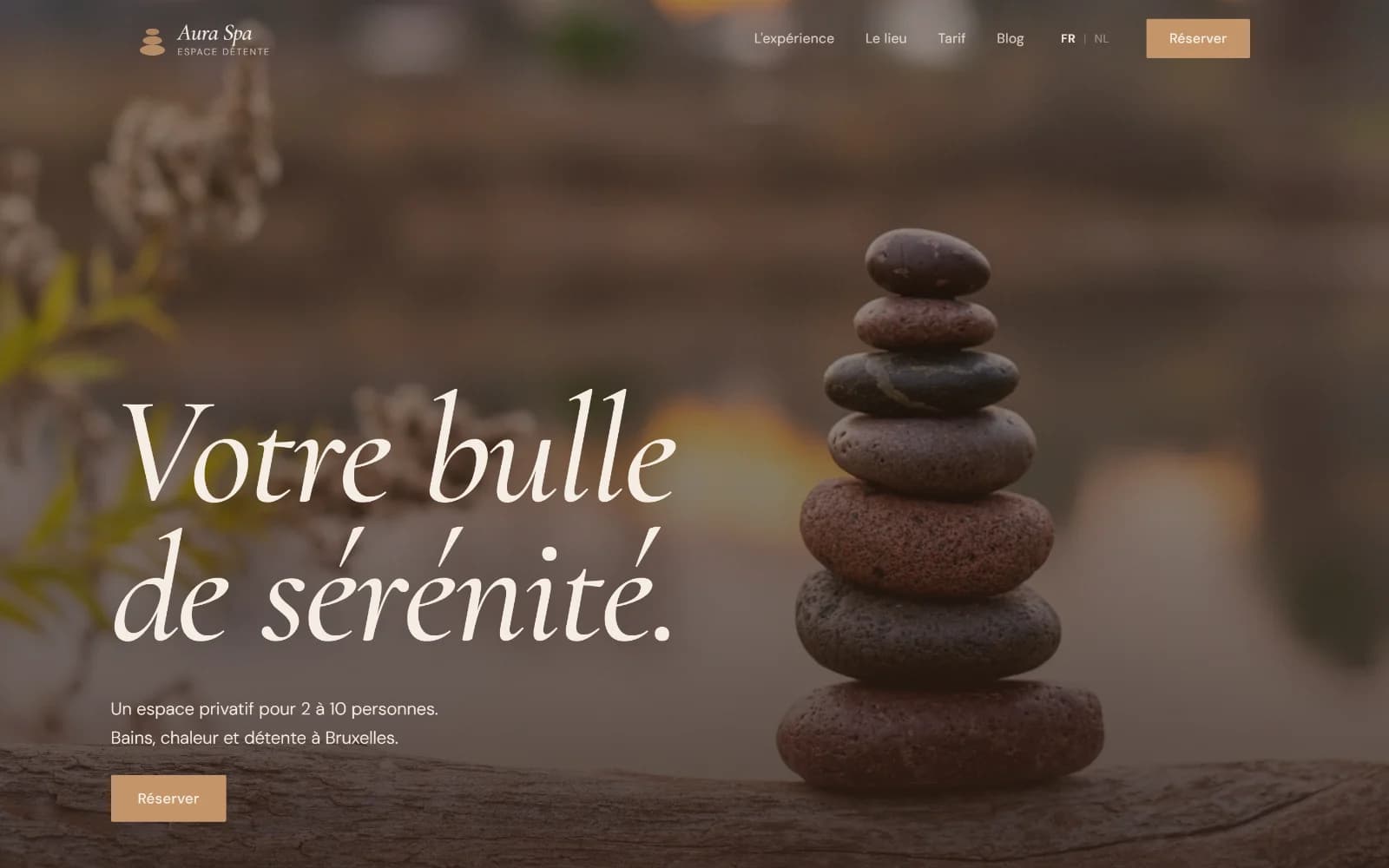 Page d’accueil du site Aura Spa : « Votre bulle de sérénité » et le bouton Réserver